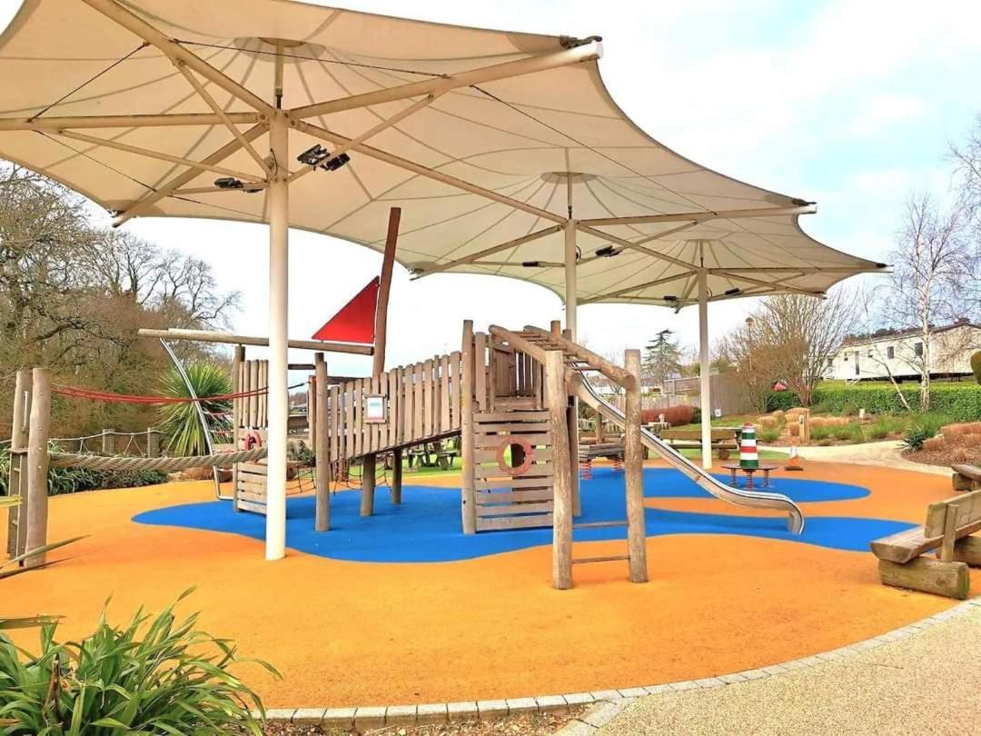 Home With A View Whitecliff Bay Holiday Park Bembridge Buitenkant foto